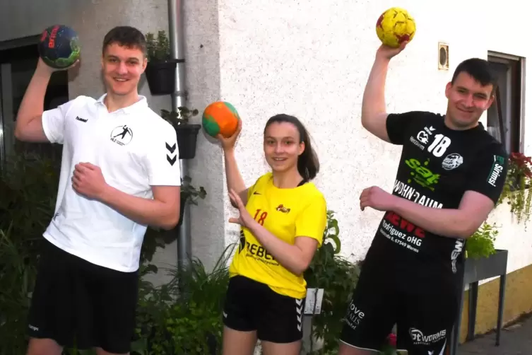 Yanik, Stella und Tim Knobel spielen hochklassigen Handball. 