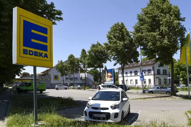 Andreas Scholz, Betreiber des Edeka-Markts in Flomersheim, arbeitet hier seit Mitte April mit dem Münchener Unternehmen Parkdepo Andreas Scholz, Betreiber des Edeka-Markts in Flomersheim, arbeitet hier seit Mitte April mit dem Münchener Unternehmen Parkdepo