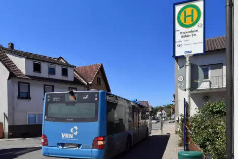 Die Bushaltestelle in der Böhler Straße. 
