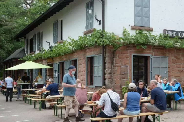 Die Hohe-Loog-Hütte bei Neustadt: Wie im Jahr 2020 darf jetzt bald wieder Leben in die Pfälzerwaldhütten einziehen. 