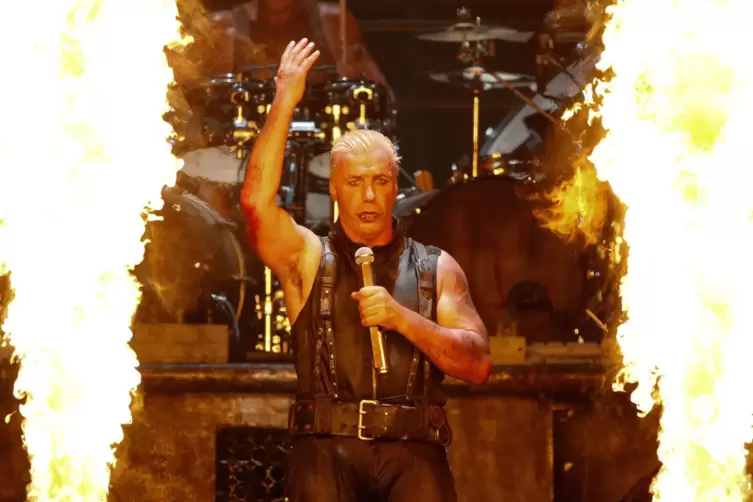Till Lindemanns neuer Song wird von vielen Fans als „Rückkehr zu alter Härte“ gefeiert.