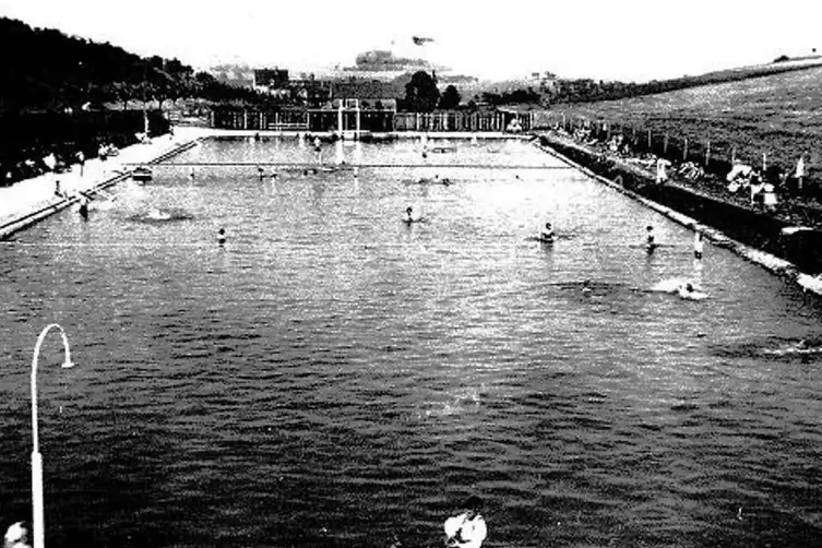 Und so sah das Schwimmbad in den 1930er Jahren aus.