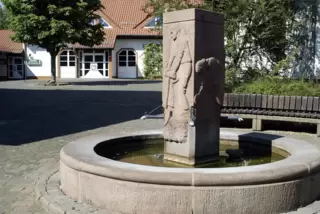 Begegnungsstätten wie das Bürgerhaus in Hütschenhausen kosten die Ortsgemeinde viel Unterhalt. Eine Investition, die in allen dr