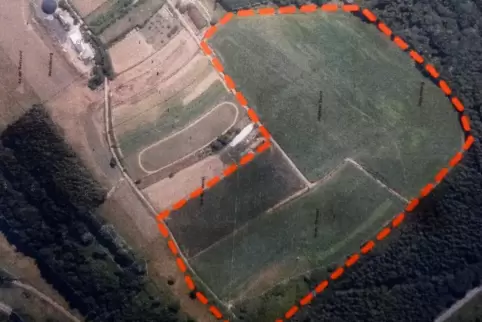 Die Lage des geplanten Solarparks südwestlich von Herschberg am Unteren Bamstweg. Die Anlage würde in Höhe des jüdischen Friedho