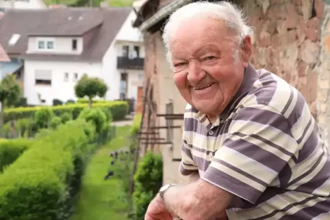 Richard Braun wohnt noch immer in seinem Elternhaus, in dessen Wohnzimmer er vor 92 Jahren geboren wurde. 