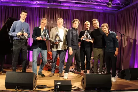  Preisträger Ronny Graupe (v.l.n.r.), Markus Stockhausen, Florian Ross, Reentko Dirks, Demian Kappenstein, Rabih Lahoud und Marc