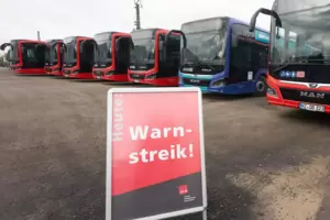 Streik: Busse bleiben im Depot. Streik: Busse bleiben im Depot.