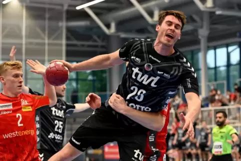 Gebremst: Eulen-Rückraumspieler Hendrik Wagner. 