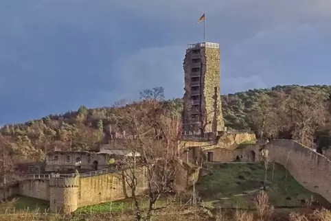 Für den Erhalt der Wachtenburg werden Spenden gesammelt. 