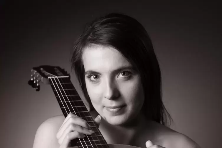 Émilie Fend ist eine Neuentdeckung und hat den Kurator des Gitarrenfestivals mit einem anspruchsvollen Programm überrascht.