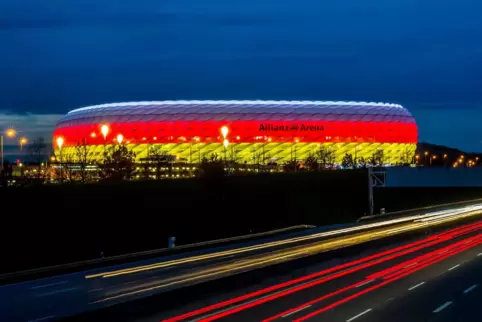 Einer der elf Spielorte bei der Fußball-Europameisterschaft ist München mit der Allianz-Arena. Die deutsche Mannschaft trifft do