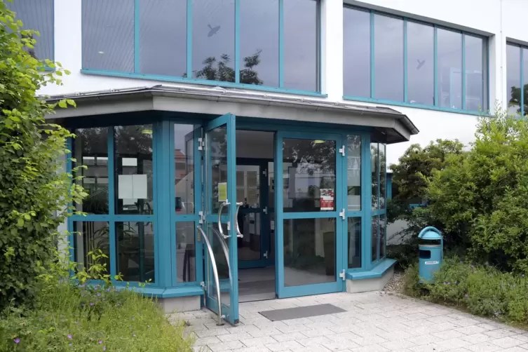 F&uuml;r das Aquabella in Mutterstadt haben die Verantwortlichen ein Sytem gefunden, dass eine &Ouml;ffnung m&ouml;glich macht 