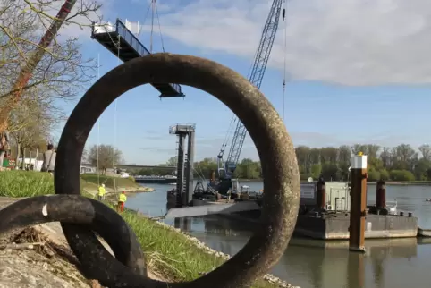 2017: zweiter städtischer Anleger für Kreuzfahrtschiffe entsteht am Rheinufer.