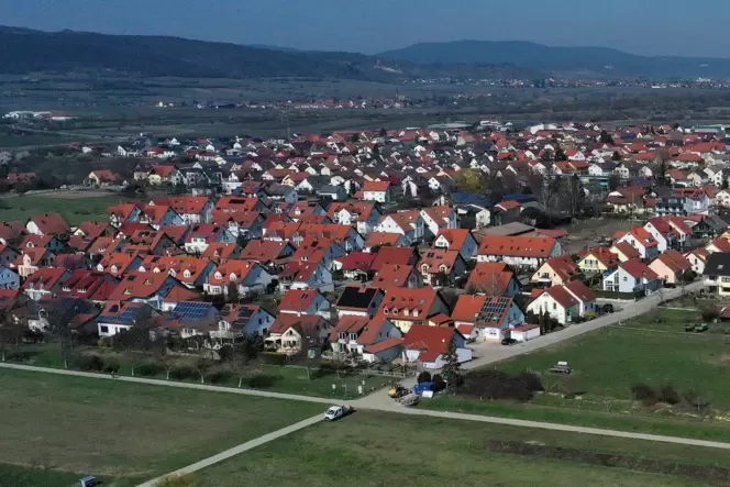 Wie viel neue Wohnflächen brauchen die Gemeinden? Hier eine Luftaufnahme von Niederkirchen. Wie viel neue Wohnflächen brauchen die Gemeinden? Hier eine Luftaufnahme von Niederkirchen.
