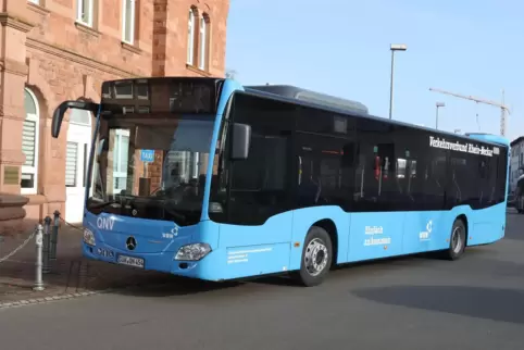 Ein QNV-Bus in Bad Bergzabern. 