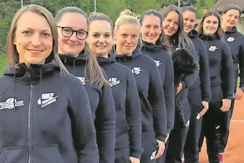 Die Verbandsliga-Damen des TC Althornbach (von vorne nach hinten): Alexandra Kloos, Julia Sapich, Ann-Kathrin Bieber, Nina Seegm