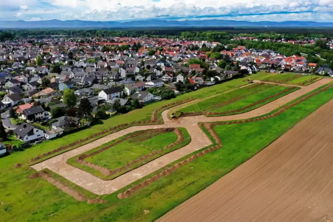 Baugebiet »In den dreißig Morgen« Mitte Mai: Der Ortsgemeinde gehören 4000 Quadratmeter an der Carl-Zimmermann-Straße. Baugebiet »In den dreißig Morgen« Mitte Mai: Der Ortsgemeinde gehören 4000 Quadratmeter an der Carl-Zimmermann-Straße.