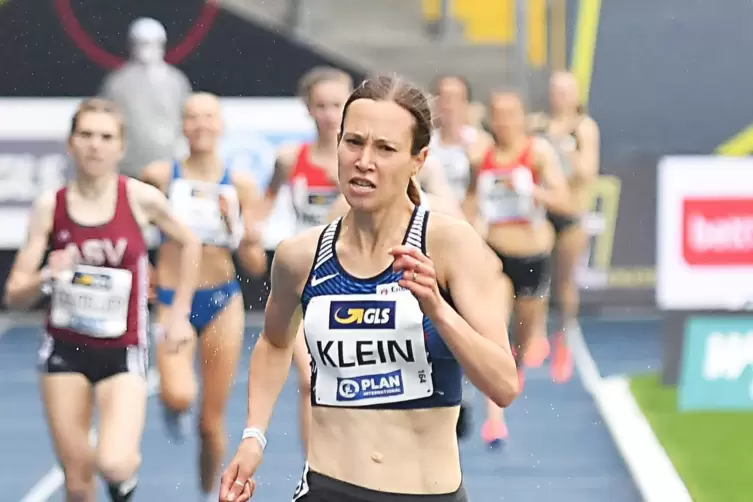 Mit großem Abstand hatte sich Hanna Klein in Braunschweig den deutschen Meistertitel über 1500 Meter geholt. 