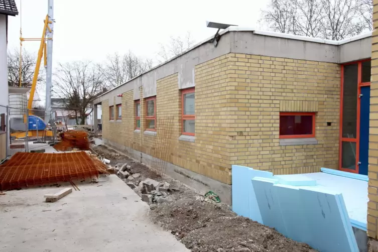 So ähnlich könnte es beim zu erweiternden Kindergarten bald wieder aussehen. Das Foto zeigt die Arbeiten zum Um- und Anbau 2010.