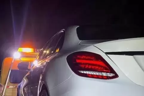 Kosten für Gutachter und Abschleppdienst muss der jeweilige Fahrer des stillgelegten Autos übernehmen.