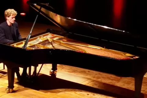Joseph Moog beginnt sein Pirmasenser Programm mit Beethoven.