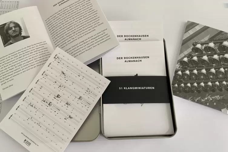Daniele Ghisis „Rockenhausen Almanach“ wird mit allen Partituren ab Sonntag in dieser Box angeboten. 