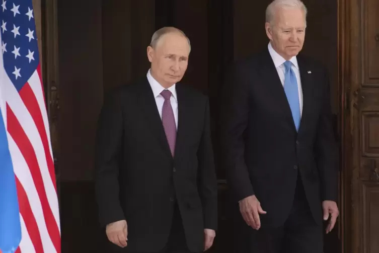 Der russische Präsident Wladimir Putin (links) und US-Präsident Joe Biden bei ihrem Treffen in der "Villa la Grange".