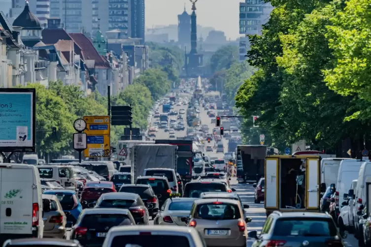 Ein Grund für die schlechte Luftqualität in Berlin ist der Straßenverkehr. 