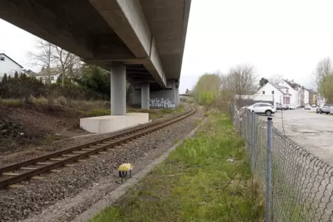 Die neue Haltestelle steht bereits im Fahrplan der Bahn, obwohl es sie noch gar nicht gibt. 