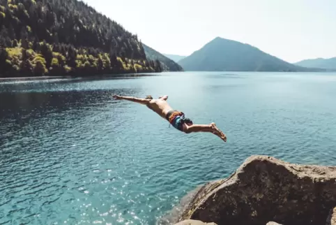 Das Schwimmen in einem See, wie hier einem Bergsee im Westen der USA, bedeutet für John von Düffel Weite – und Einsamkeit.