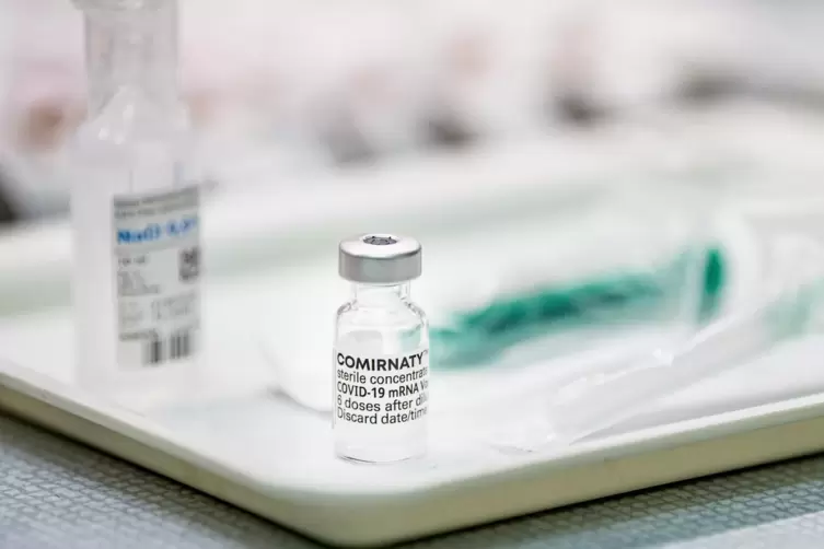 Der Corona-Impfstoff von Biontech soll laut einer Studie des Herstellers auch vor der Variante Delta schützen. 