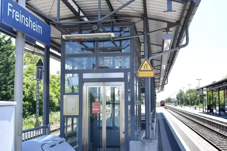 Der Aufzug am Bahnhof in Freinsheim. 