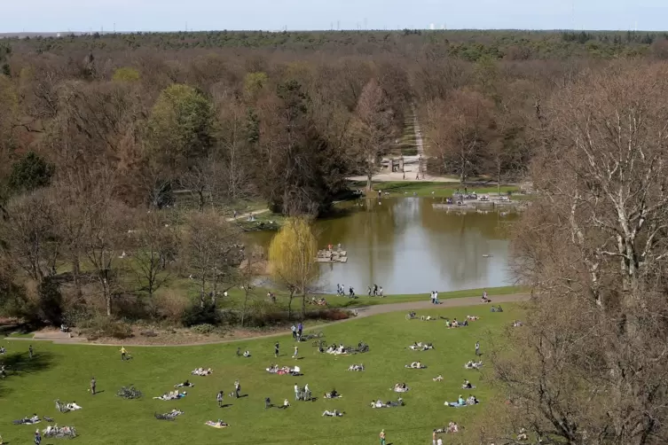 Der Schlosspark ist ein beliebter Treffpunkt. 