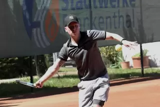 Sebastian Flick (hier in einem früheren Spiel) setzte sich gegen den Haßlocher Kai Prien klar in zwei Sätzen durch.