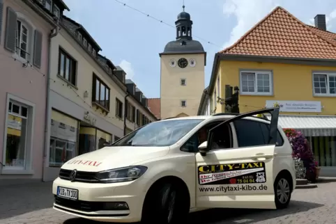 Zwischen 700 und 900 Fahrgäste nutzen monatlich die Taxi-Dienste des Kreises.