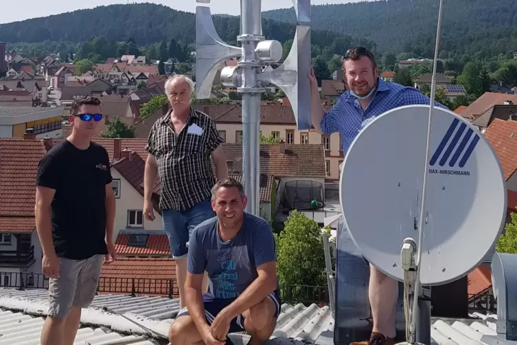 Auf dem Dach des Bürgerhauses wurde eine digitale Sirenenanlage installiert, die über Gefahrenlagen informieren soll. Das Foto z