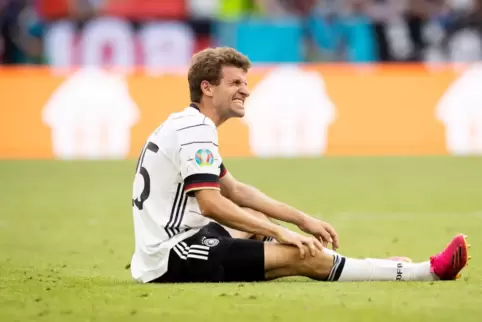 Müller konnte wegen einer Kapselverletzung am Knie nicht mit der Fußball-Nationalmannschaft im Adi-Dassler-Stadion in Herzogenau