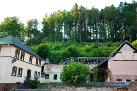 Der alte Bauernhof an der Landstuhler Straße wird abgerissen. 
