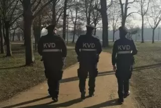 KVD-Beamte auf Streife.