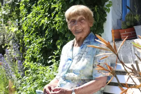 Ruth Frey ist in Bornheim fest verwurzelt. Noch mit 90 Jahren ist sie im Bouleclub aktiv. 