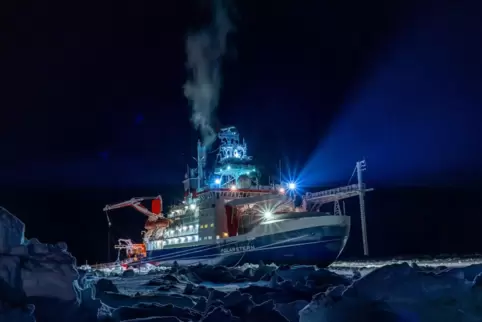 Die „Polarstern“ auf ihrer Expeditionsreise in der Arktis. 