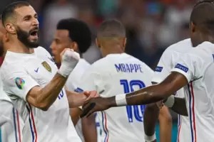  Zwei Tore für Frankreich – eines kurz vor, eines kurz nach der Pause: Karim Benzema (links). 