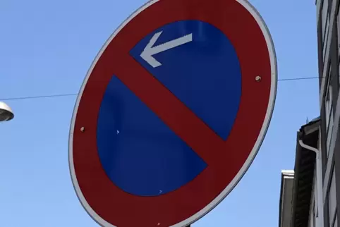 Kurz halten: okay. Lang parken: nicht okay. 