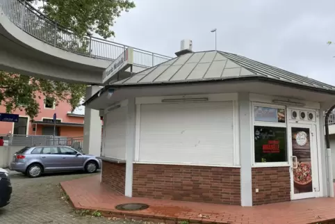 Kiosk: verrammelt. Toiletten und ein touristischer Informationspunkt sollen einziehen.