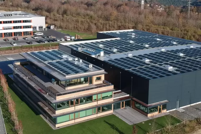 Die neue Solaranlage macht das Unternehmen auch unabhängiger vom Stromzukauf. Die neue Solaranlage macht das Unternehmen auch unabhängiger vom Stromzukauf.