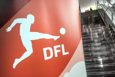 Die neue Fußball-Saison startet mit zwei Krachern. 
