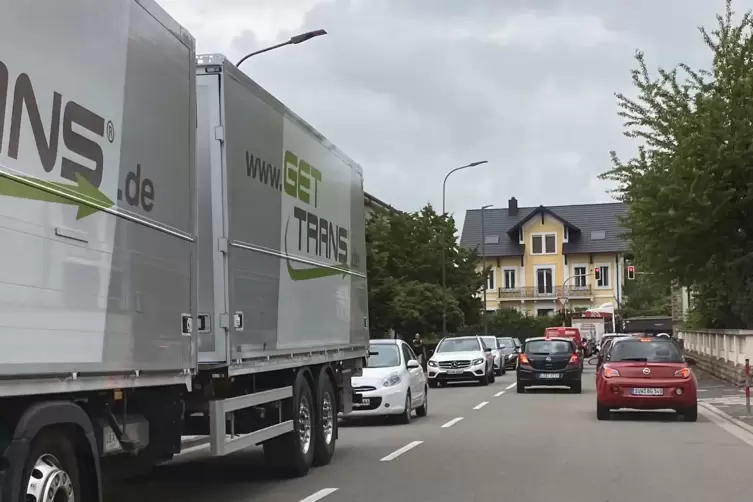 In und rund um Landau kam es den ganzen Tag &uuml;ber zu Verkehrsbehinderungen. 