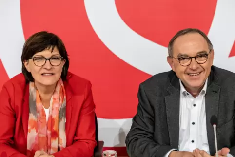 Der Vorstand der Germersheimer Kreis-SPD kann sich eine Doppelspitze wie im Bund (Foto, Eskens und Walter-Borjans) vorstellen.
