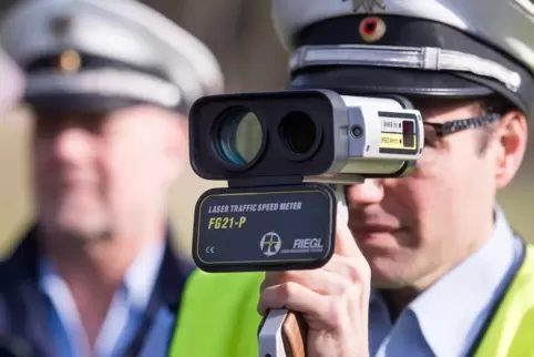 Häufig eingesetzte Methode der Polizei: Tempomessung per Laserpistole.