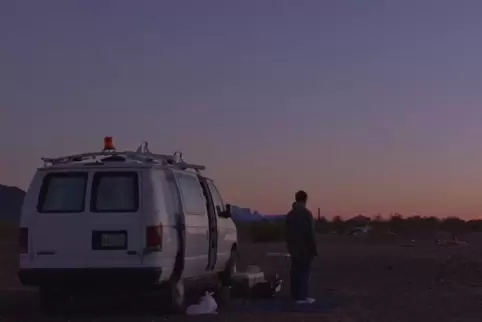 Fern (Frances McDormand) lebt in einem Transporter und zieht durch die USA. 